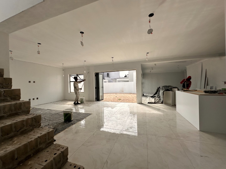 5 Bedroom Property for Sale in Sandown Western Cape